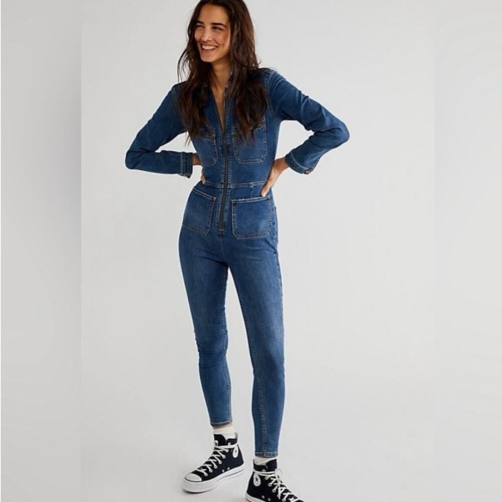 FREE PEOPLE Lennox Jumpsuit Long Sleeve Zip Front Blue Denim Size SMALL